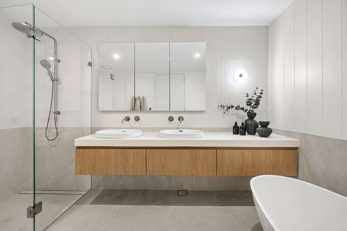 web_1740429488376_bwrm-12