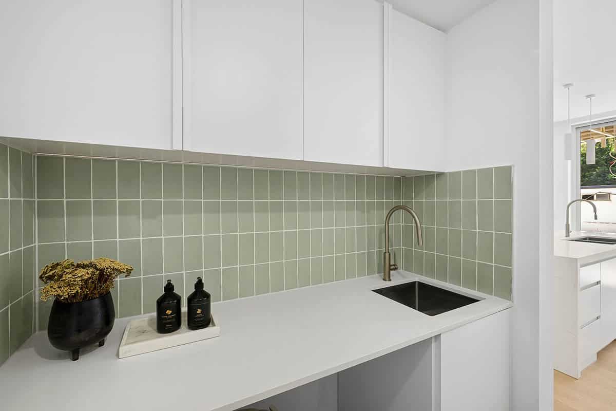 web_1740429488379_bwrm-15