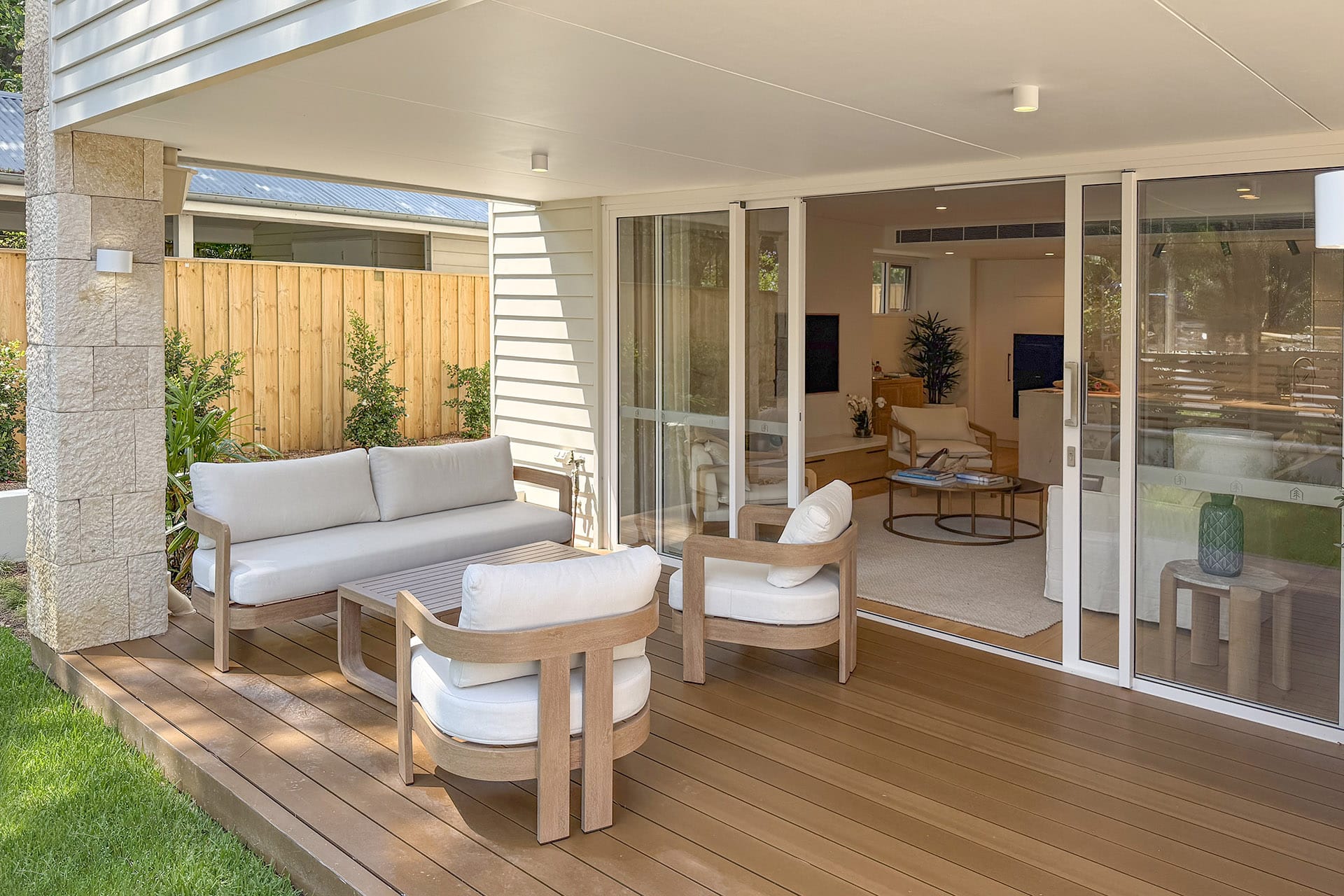 1. Furniture on balcony-1920x1280