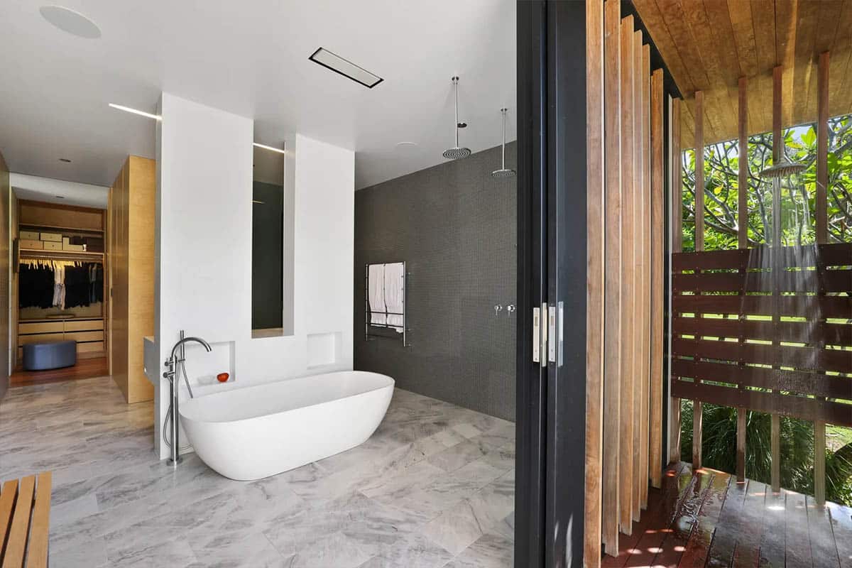 Ohana House Internal Bathroom