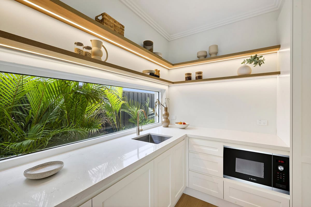 WEB 11 Veterans Pde by BWRM October 25 023 copy