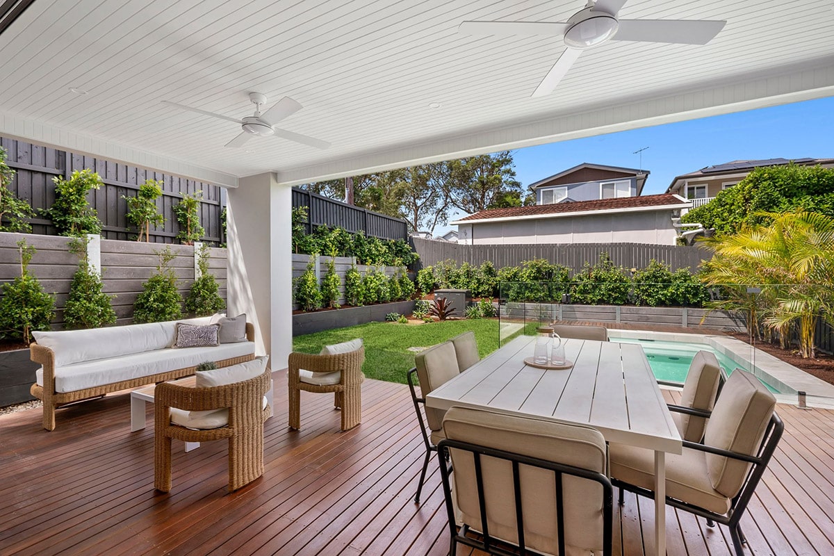 WEB 11 Veterans Pde by BWRM October 25 03 copy