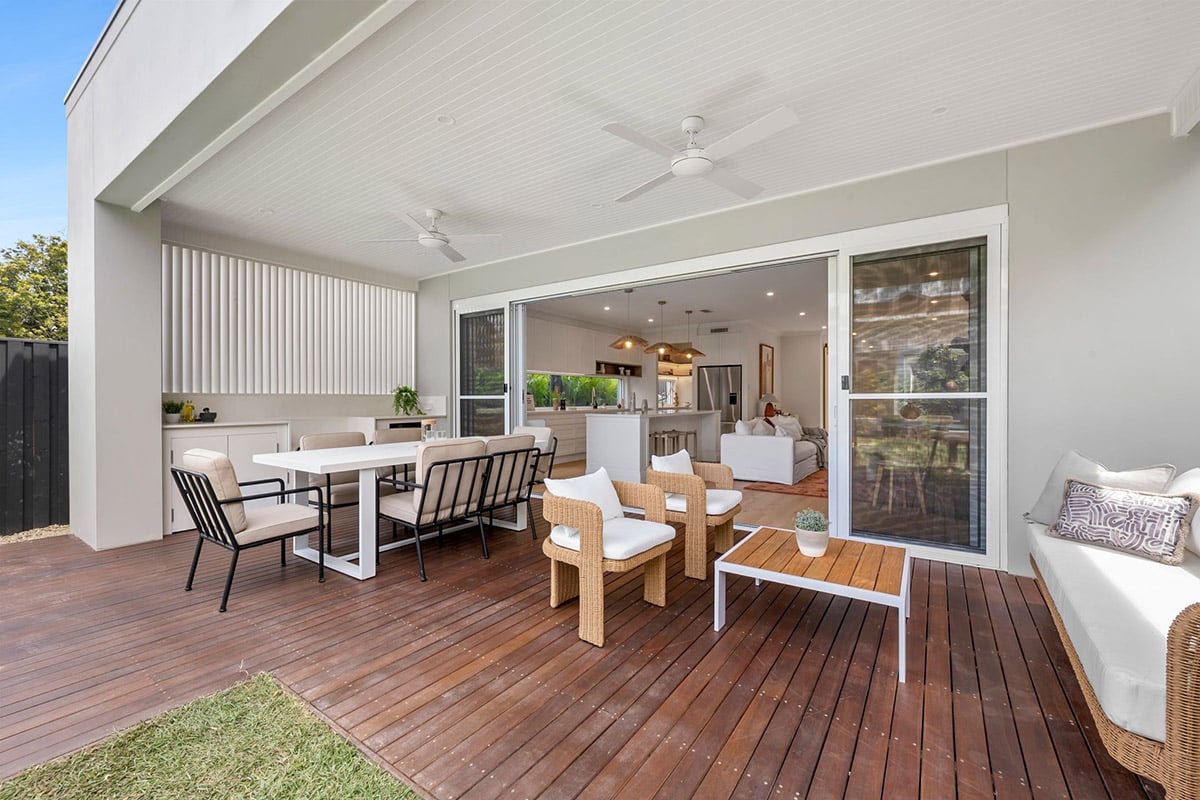 WEB 11 Veterans Pde by BWRM October 25 04 copy