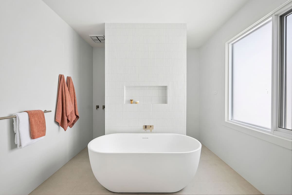 11 Veterans - Bathroom